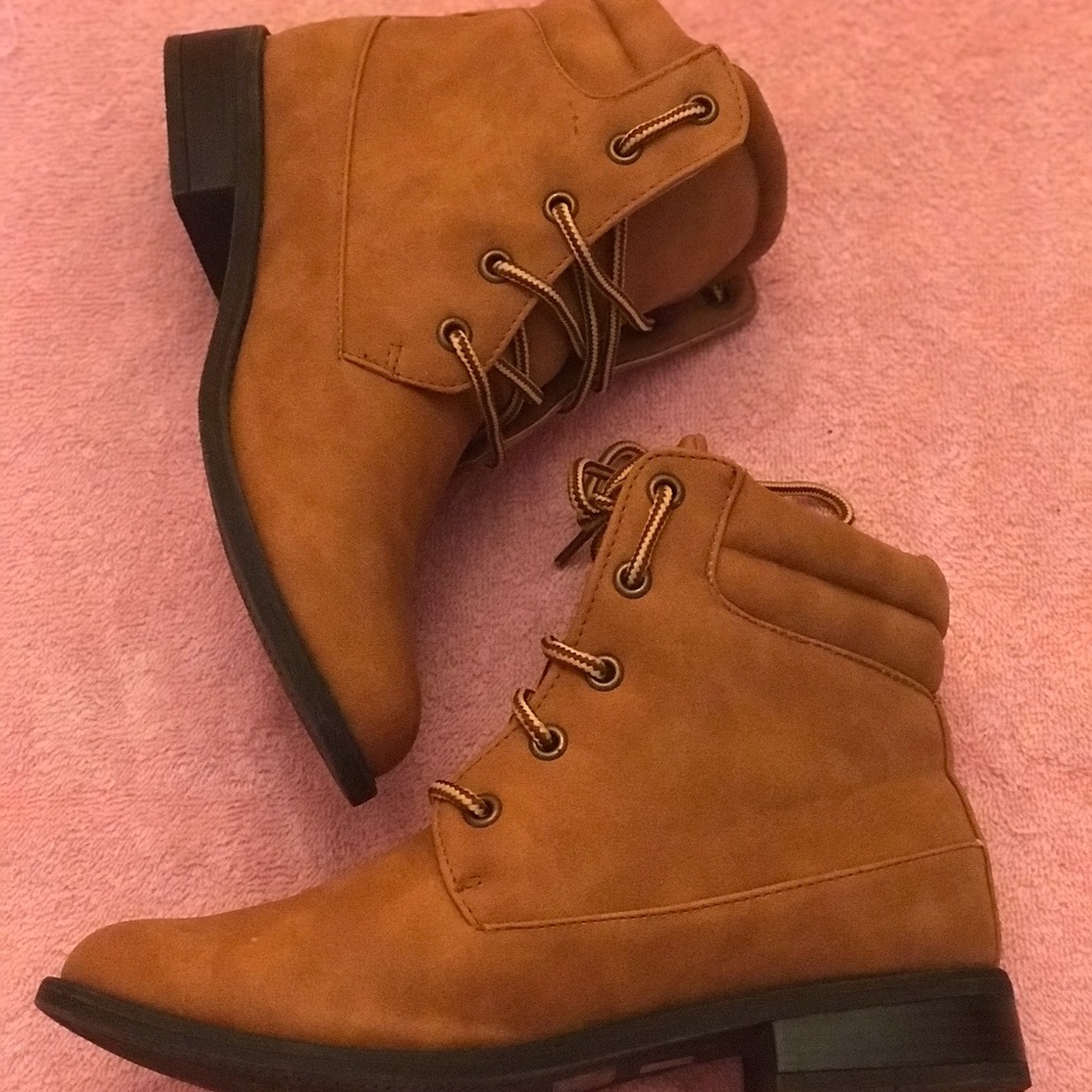 Women's Tan Boots
